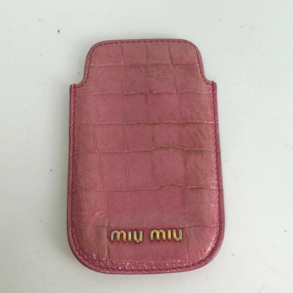 miu miu mobile phone case older embossed leather - Picture 1 of 4